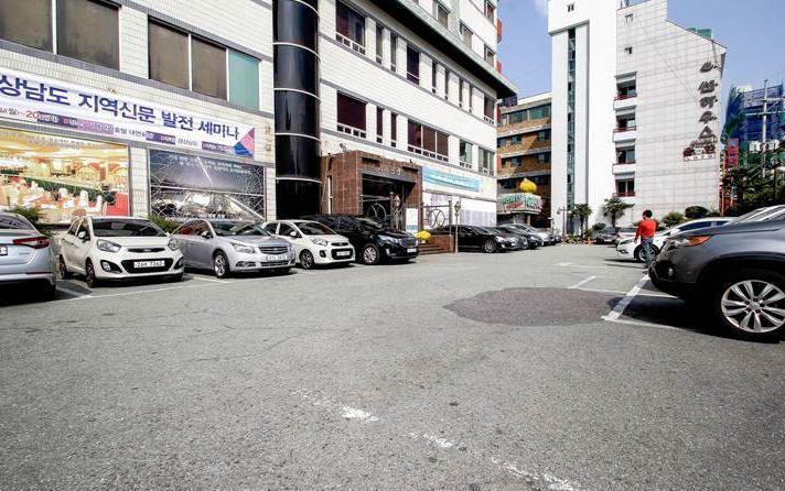 Geoje Tourist Hotel מראה חיצוני תמונה
