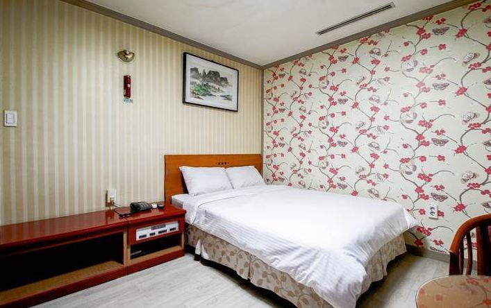 Geoje Tourist Hotel מראה חיצוני תמונה