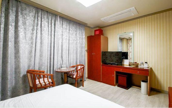 Geoje Tourist Hotel מראה חיצוני תמונה